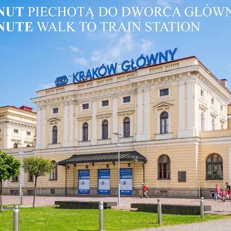 Crown Two Level In Old Town Five Min Walk To Train And Main Square Sleeps Five Διαμέρισμα Krasków