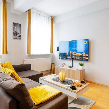 Crown Two Level In Old Town Five Min Walk To Train And Main Square Sleeps Five Διαμέρισμα *