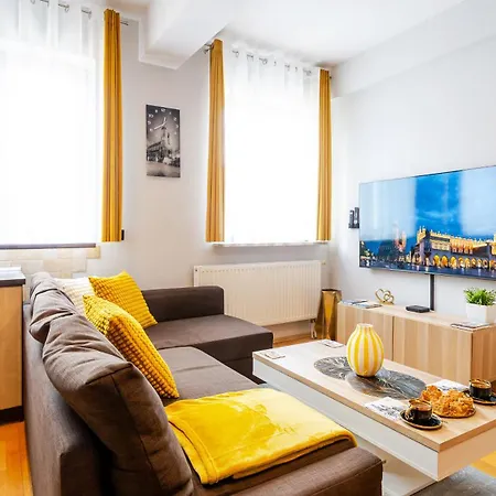 Crown Two Level In Old Town Five Min Walk To Train And Main Square Sleeps Five Krasków