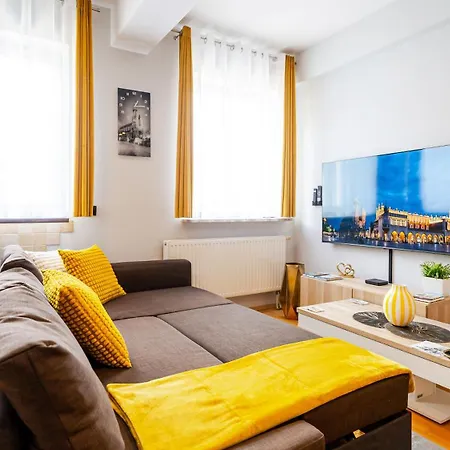 Crown Two Level In Old Town Five Min Walk To Train And Main Square Sleeps Five Διαμέρισμα *