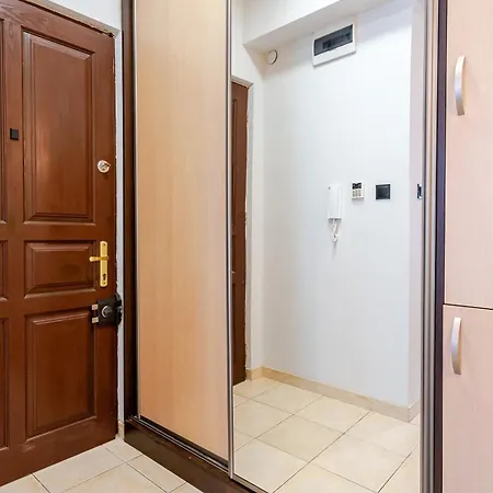 Appartement Crown Two Level In Old Town Five Min Walk To Train And Main Square Sleeps Five *